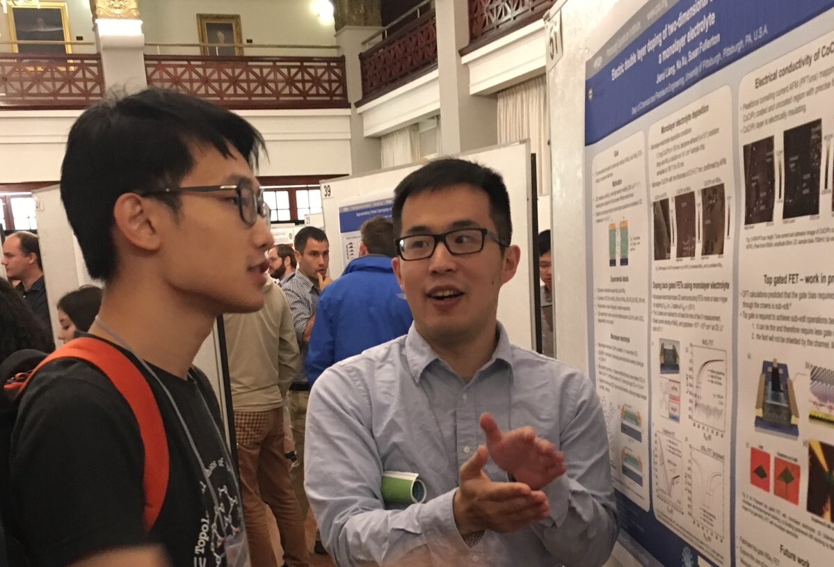 Students presenting at Science2017