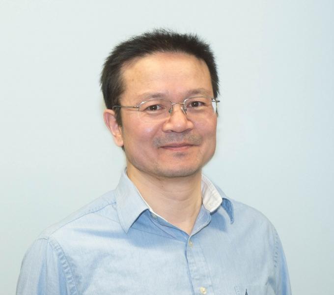Headshot Professor Vincent Liu