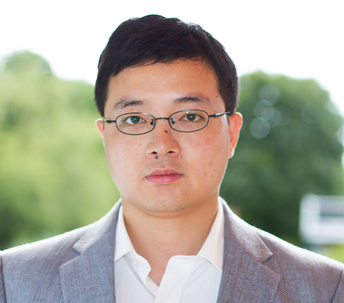 Headshot Professor Qing Li